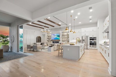 House in Lakewood Ranch, Florida 4 bedrooms, 313.45 sq.m. № 1824313 - photo 6