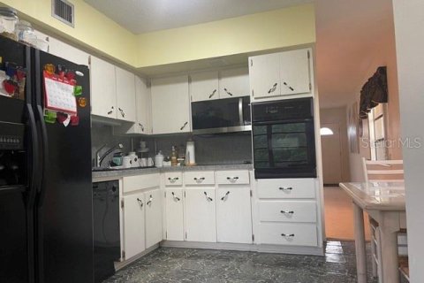 Condo in Clearwater, Florida, 2 bedrooms  № 1307412 - photo 10