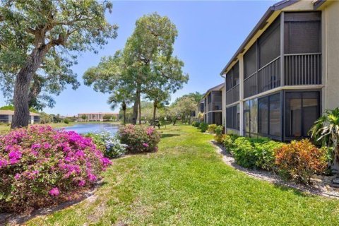 Condo in Deerfield Beach, Florida, 2 bedrooms № 2081488 - photo 1