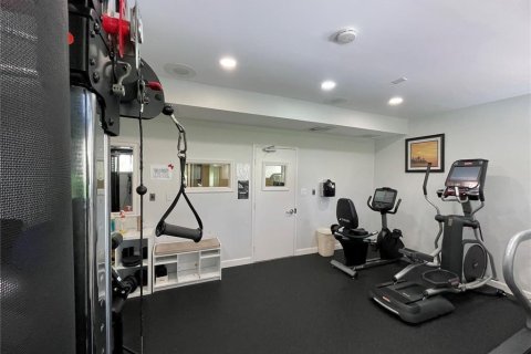 Condo in Deerfield Beach, Florida, 2 bedrooms № 2081488 - photo 10