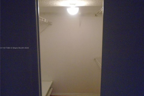 Copropriété à louer à Lauderhill, Floride: 2 chambres, 90.3 m2 № 2016711 - photo 22