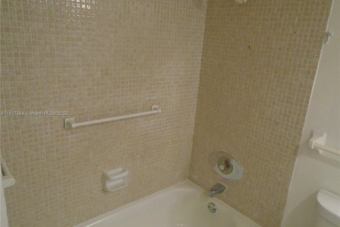 Copropriété à louer à Lauderhill, Floride: 2 chambres, 90.3 m2 № 2016711 - photo 24