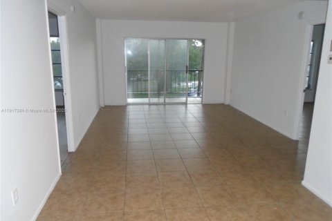 Copropriété à louer à Lauderhill, Floride: 2 chambres, 90.3 m2 № 2016711 - photo 11