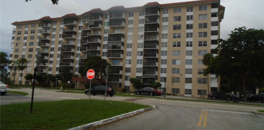 Condo à Lauderhill, Floride, 2 chambres  № 2016711