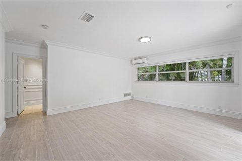 Casa en alquiler en Pinecrest, Florida, 5 dormitorios, 362.5 m2 № 1997262 - foto 23