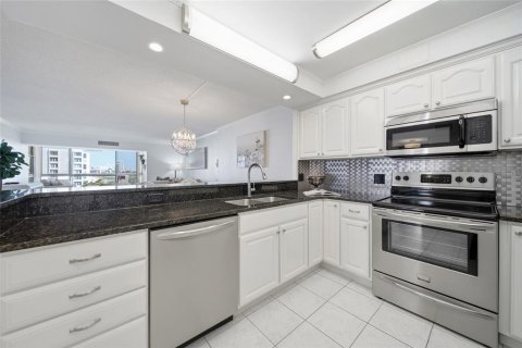Copropriété à vendre à Clearwater, Floride: 2 chambres, 117.06 m2 № 2434794 - photo 15