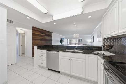 Copropriété à vendre à Clearwater, Floride: 2 chambres, 117.06 m2 № 2434794 - photo 12