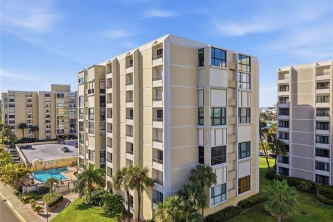Copropriété à vendre à Clearwater, Floride: 2 chambres, 117.06 m2 № 2434794 - photo 2