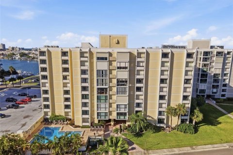 Condo à Clearwater, Floride, 2 chambres  № 2434794