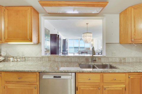 Condo in Jensen Beach, Florida, 2 bedrooms № 2353144 - photo 7