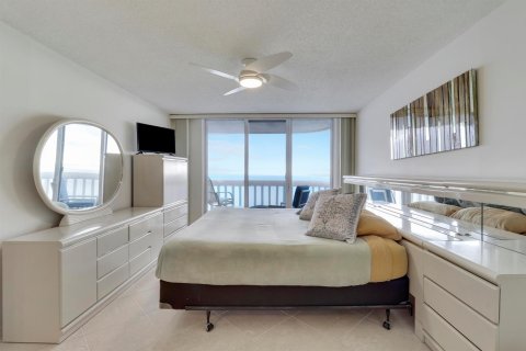 Condo in Jensen Beach, Florida, 2 bedrooms № 2353144 - photo 25
