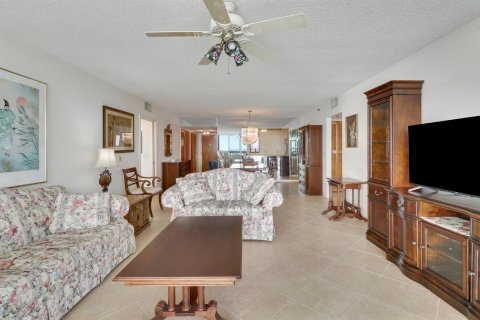 Condo in Jensen Beach, Florida, 2 bedrooms № 2353144 - photo 22
