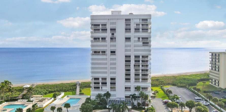 Condo in Jensen Beach, Florida, 2 bedrooms № 2353144