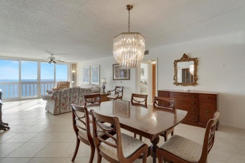 Condo in Jensen Beach, Florida, 2 bedrooms № 2353144 - photo 16