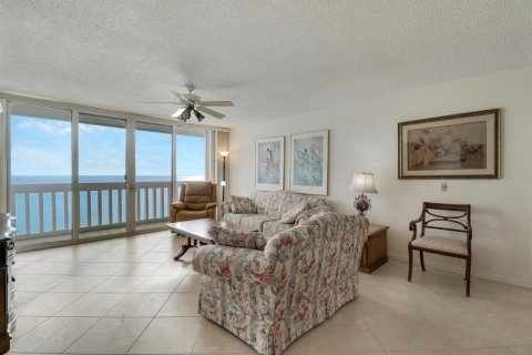 Condo in Jensen Beach, Florida, 2 bedrooms № 2353144 - photo 19