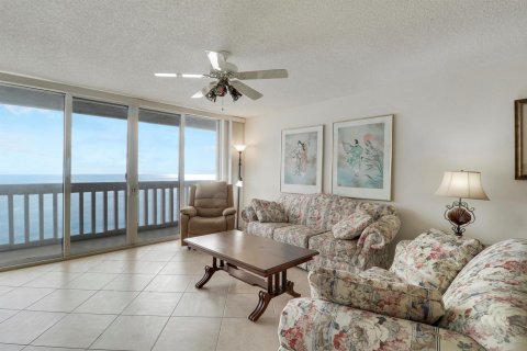 Condo in Jensen Beach, Florida, 2 bedrooms № 2353144 - photo 20