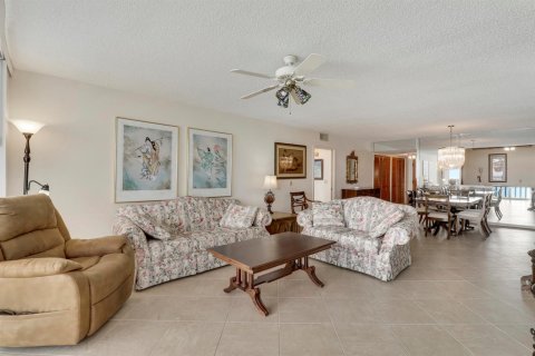 Condo in Jensen Beach, Florida, 2 bedrooms № 2353144 - photo 21
