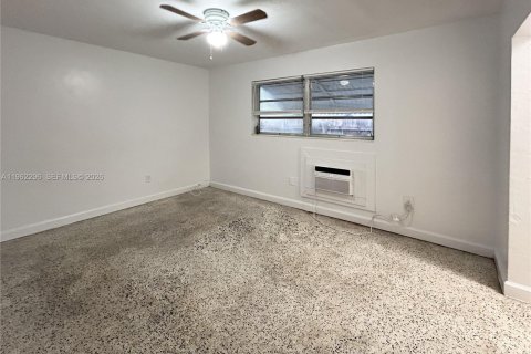 Снять в аренду квартиру в Майами, Флорида 1 спальня, 46.45м2, № 2024977 - фото 6