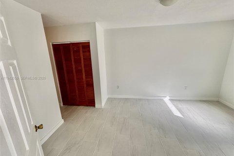 Copropriété à louer à Miami, Floride: 1 chambre № 2000096 - photo 16