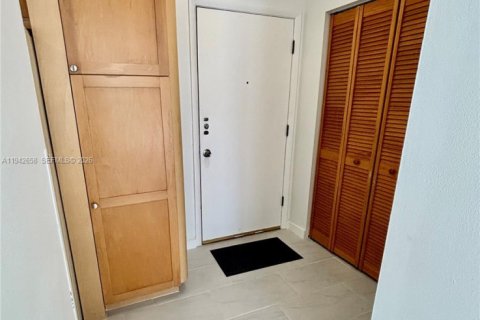 Copropriété à louer à Miami, Floride: 1 chambre № 2000096 - photo 11