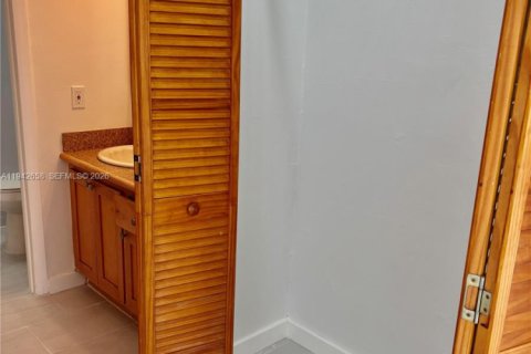 Copropriété à louer à Miami, Floride: 1 chambre № 2000096 - photo 19