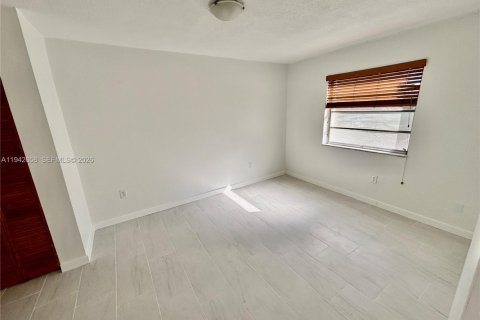 Copropriété à louer à Miami, Floride: 1 chambre № 2000096 - photo 13