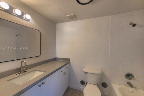 Apartamento en alquiler en Miami, Florida, 2 dormitorios № 2084891 - foto 7