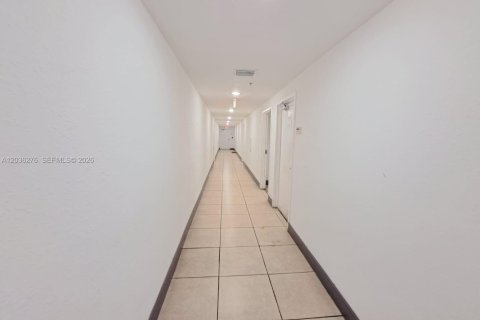 Apartamento en alquiler en Miami, Florida, 2 dormitorios № 2084891 - foto 14