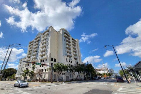 Apartamento en alquiler en Miami, Florida, 2 dormitorios № 2084891 - foto 22