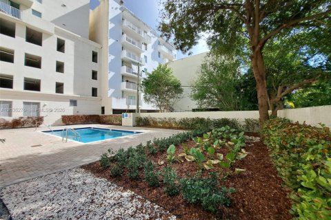 Apartamento en alquiler en Miami, Florida, 2 dormitorios № 2084891 - foto 21