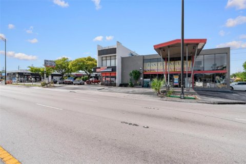 Commercial property in Oakland Park, Florida № 1766456 - photo 3