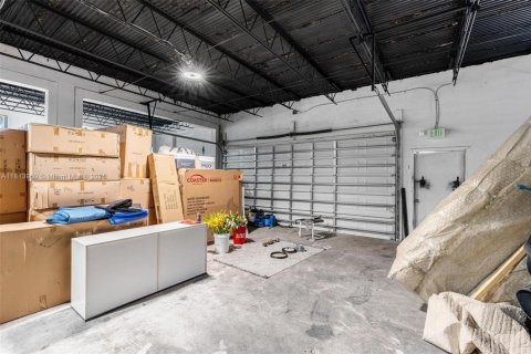 Commercial property in Oakland Park, Florida № 1766456 - photo 17