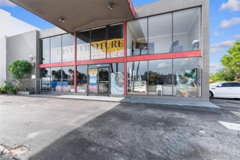 Commercial property in Oakland Park, Florida № 1766456 - photo 4