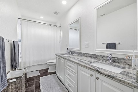 House in Tampa, Florida 4 bedrooms, 333.8 sq.m. № 2403671 - photo 26
