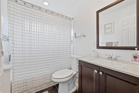 House in Tampa, Florida 4 bedrooms, 333.8 sq.m. № 2403671 - photo 25