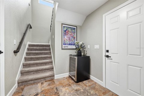House in Tampa, Florida 4 bedrooms, 333.8 sq.m. № 2403671 - photo 15