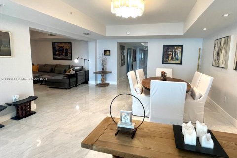 Condominio en venta en Aventura, Florida, 3 dormitorios, 285.49 m2 № 1892474 - foto 10