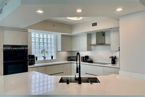 Condominio en venta en Aventura, Florida, 3 dormitorios, 285.49 m2 № 1892474 - foto 6