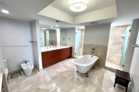 Condominio en venta en Aventura, Florida, 3 dormitorios, 285.49 m2 № 1892474 - foto 13