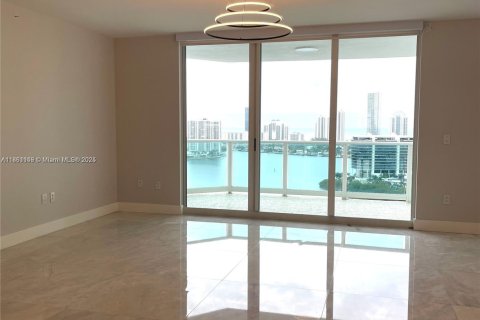 Condominio en venta en Aventura, Florida, 3 dormitorios, 285.49 m2 № 1892474 - foto 8