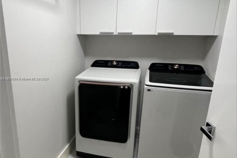 Condominio en venta en Aventura, Florida, 3 dormitorios, 285.49 m2 № 1892474 - foto 21