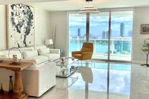 Condominio en venta en Aventura, Florida, 3 dormitorios, 285.49 m2 № 1892474 - foto 11