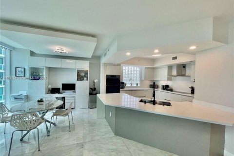 Condominio en venta en Aventura, Florida, 3 dormitorios, 285.49 m2 № 1892474 - foto 5