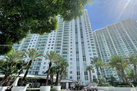 Condominio en venta en Aventura, Florida, 3 dormitorios, 285.49 m2 № 1892474 - foto 22