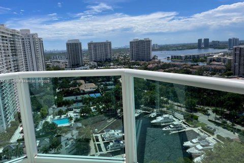 Condominio en venta en Aventura, Florida, 3 dormitorios, 285.49 m2 № 1892474 - foto 2