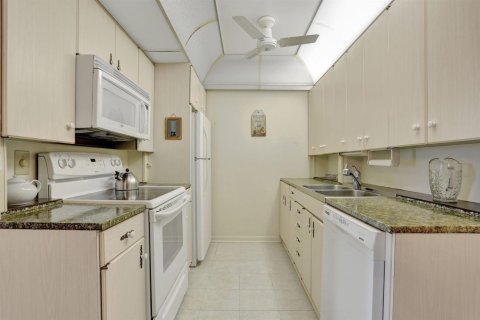Купить кондоминиум в Дирфилд-Бич, Флорида 5 комнат, 71.53м2, № 2086888 - фото 12