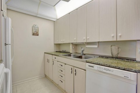 Купить кондоминиум в Дирфилд-Бич, Флорида 5 комнат, 71.53м2, № 2086888 - фото 11