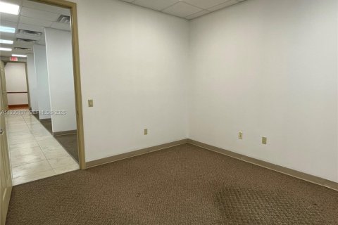 Immobilier commercial à vendre à Coral Springs, Floride № 2088767 - photo 15