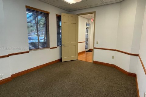 Immobilier commercial à vendre à Coral Springs, Floride № 2088767 - photo 4