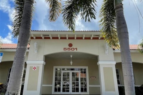 Immobilier commercial à Coral Springs, Floride № 2088767